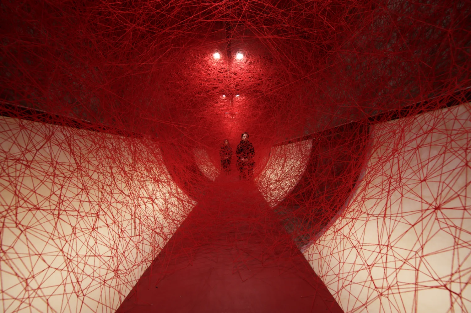 CHIHARU SHIOTA–塩田千春